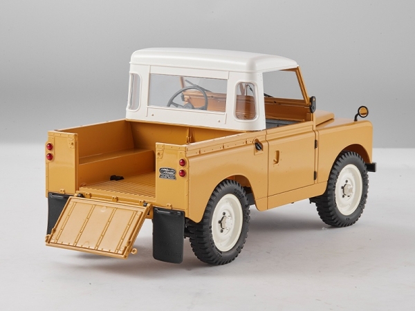DPFMS11202RTRYL FMS Land Rover Serie II gelb 1:12